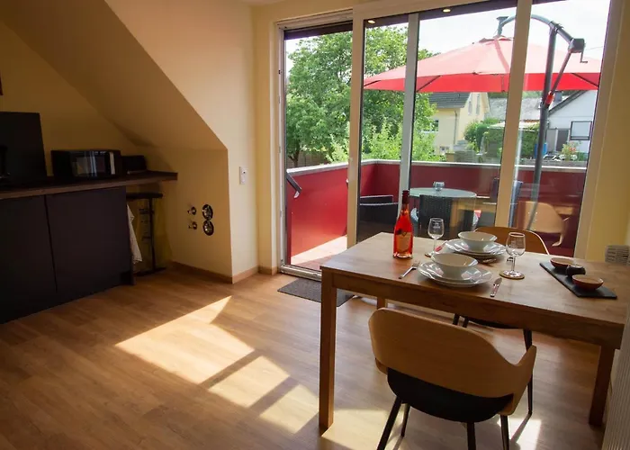 Alexander アパート トラーベン・トラールバッハ