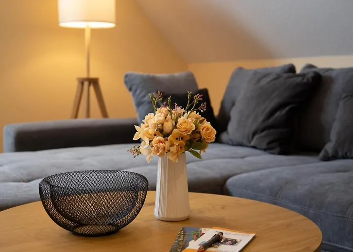 Alexander トラーベン・トラールバッハ